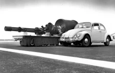 GAU-8_meets_VW_Type_1.jpg